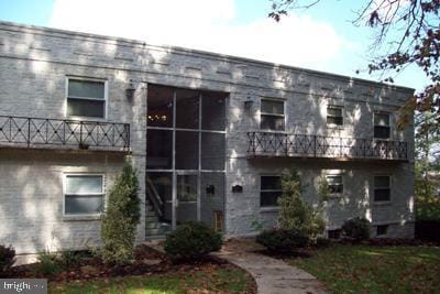 Building Photo - 2135 Suburban Rd