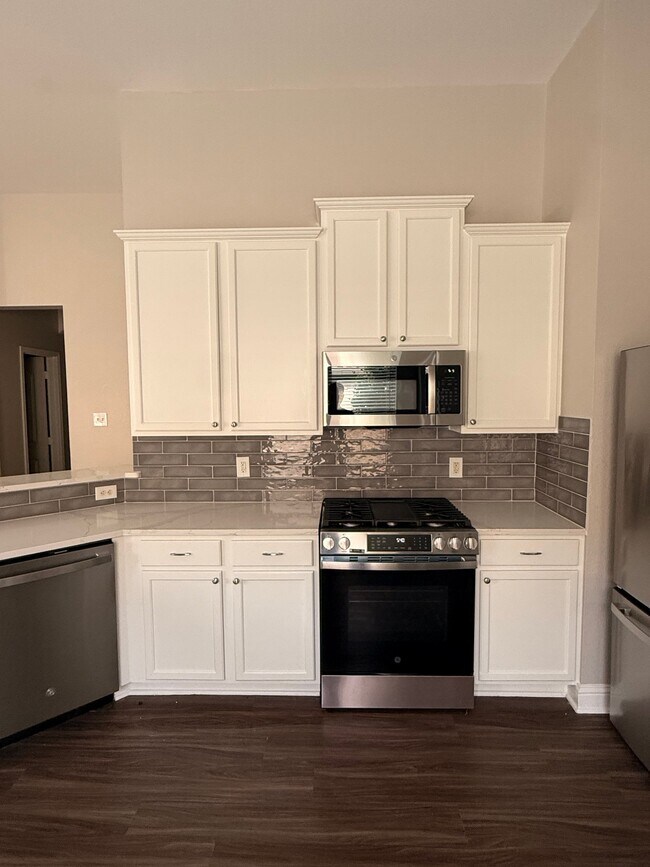 Building Photo - 3105 Whispering Pine Blvd