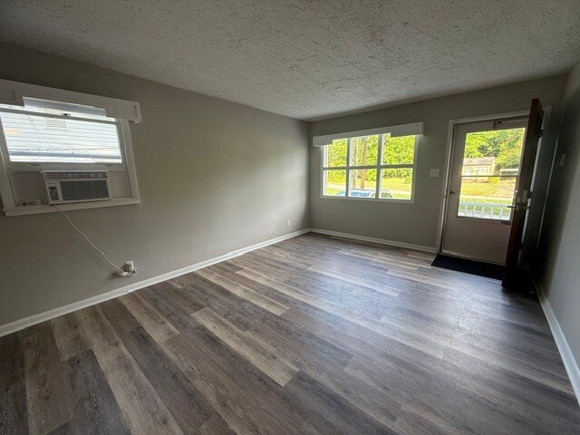 Building Photo - 1012 Meadowbrook Blvd