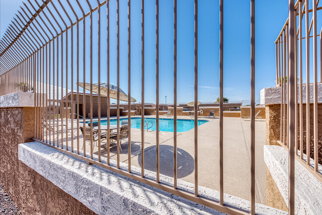 Building Photo - 520 W Tonopah Dr