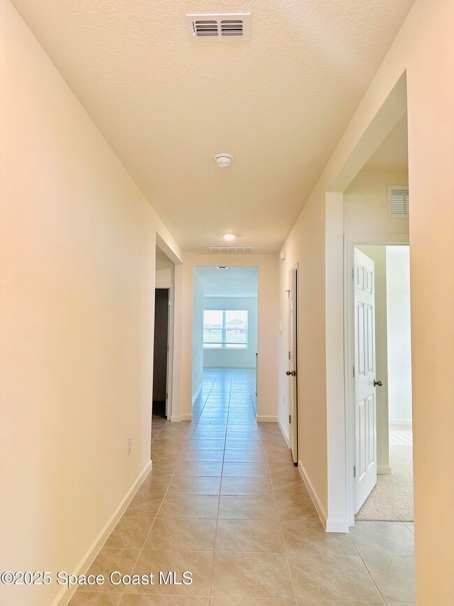 Building Photo - 1256 Dugan CIR SE