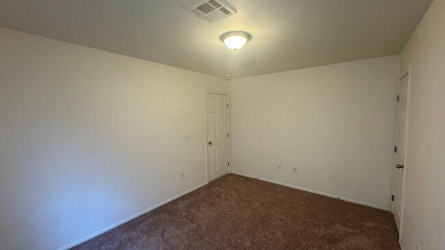 Building Photo - Welcome Home 3 or 4 BDRM SW Las Vegas