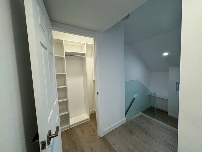 Building Photo - 431 N Alhambra Ave