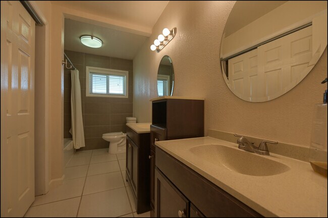 Building Photo - 4040 Bancroft Dr