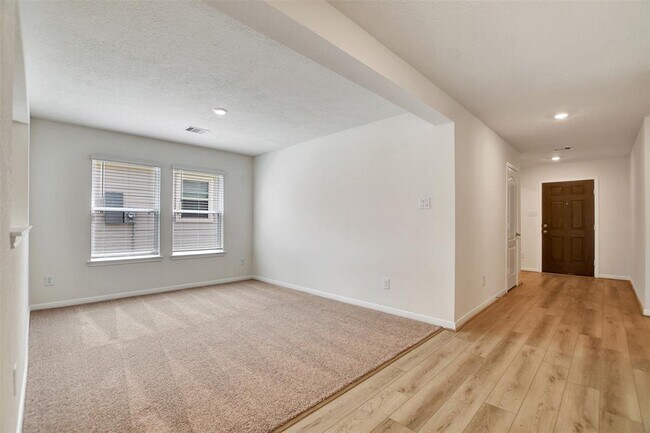 Building Photo - 18214 Sessile Oak Dr