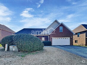 Building Photo - 334 Royal Oaks Dr