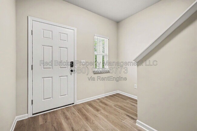 Building Photo - 2132 Clapham Ct