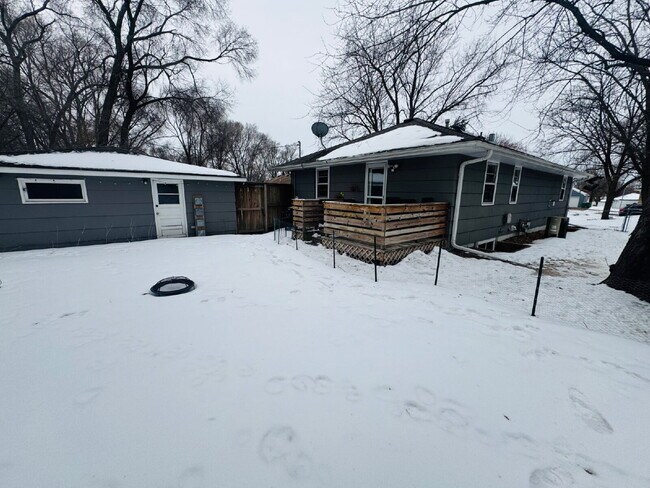 Building Photo - Spacious 5-Bed Home with Finished Basement & Gleaming Hardwood Floors in St. Louis Park!