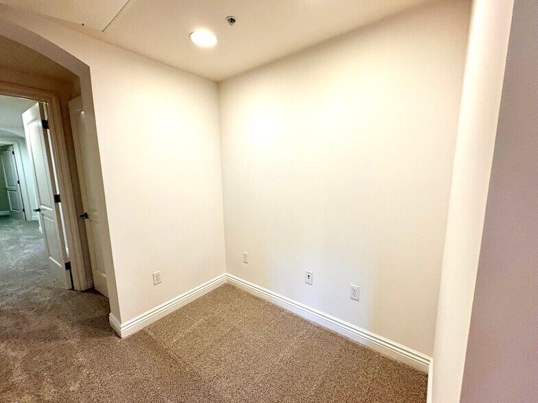 Nook - 1310 Creekside Dr