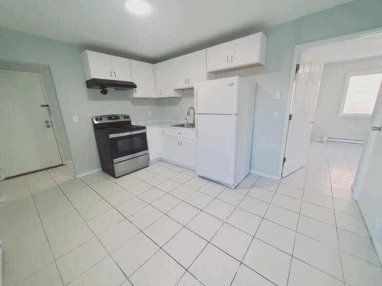 Building Photo - 16 N Taylor Ave