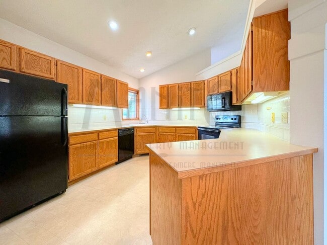 Building Photo - 5002 S Morrill Ln