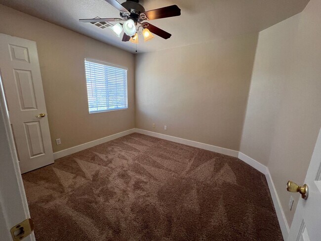 Building Photo - RENOVATED HOME IN GATED SUMMERLIN COMMUNITY!