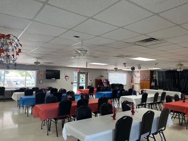 Building Photo - 15777 Bolesta Rd