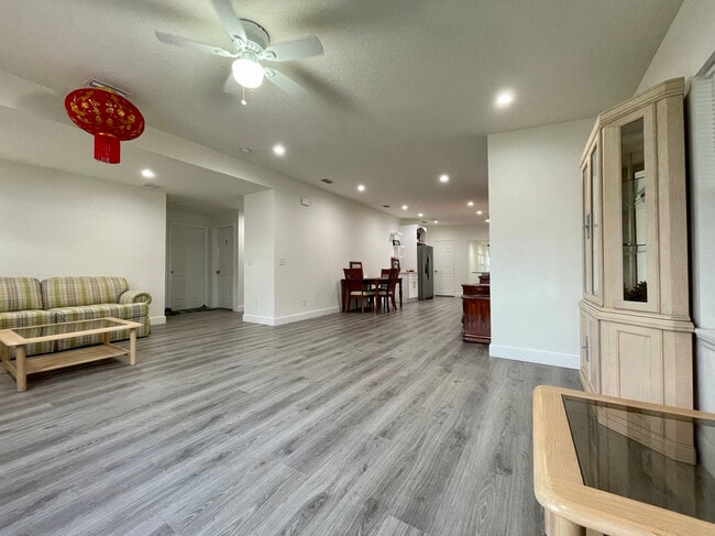 Building Photo - 3047 Herold Dr