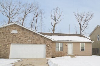 Building Photo - 693 Dearborn Rd