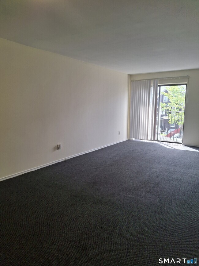 Building Photo - 393 Laurel Ave