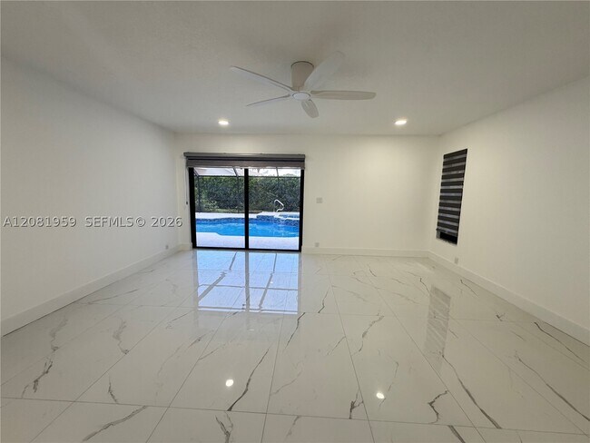 Building Photo - 2029 Greenview Cove Dr