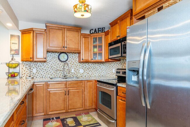 Building Photo - 3725 S Ocean Dr
