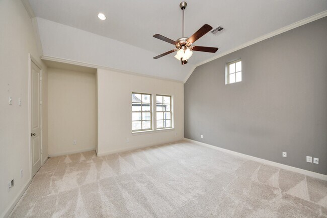 Building Photo - 2061 Fannin Station N