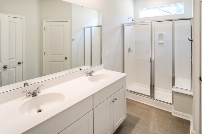 Building Photo - 492 Craigflower Ct