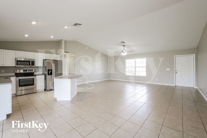 Building Photo - 218 Blackstone Dr