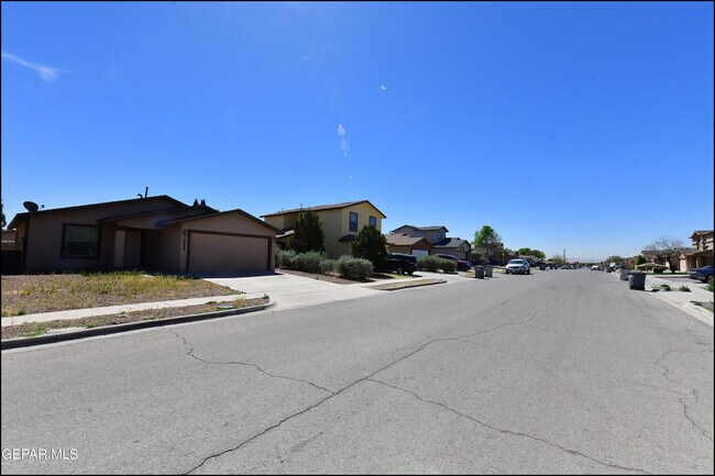 Building Photo - 10661 Canyon Sage Dr