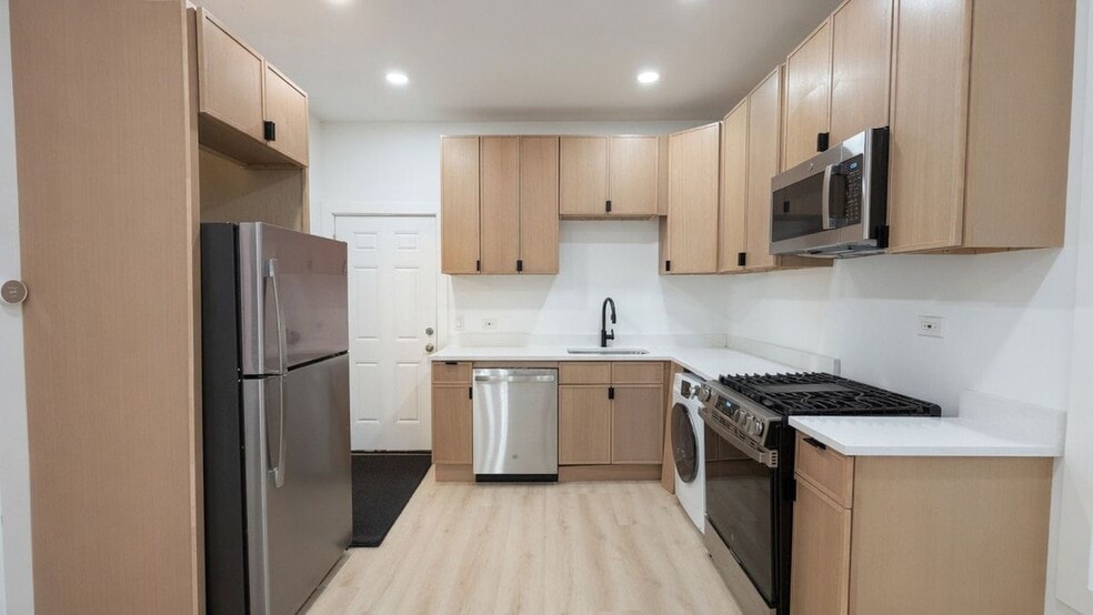 Building Photo - 1311 W Ohio St