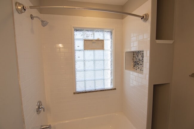 Building Photo - 3574 W 147th St