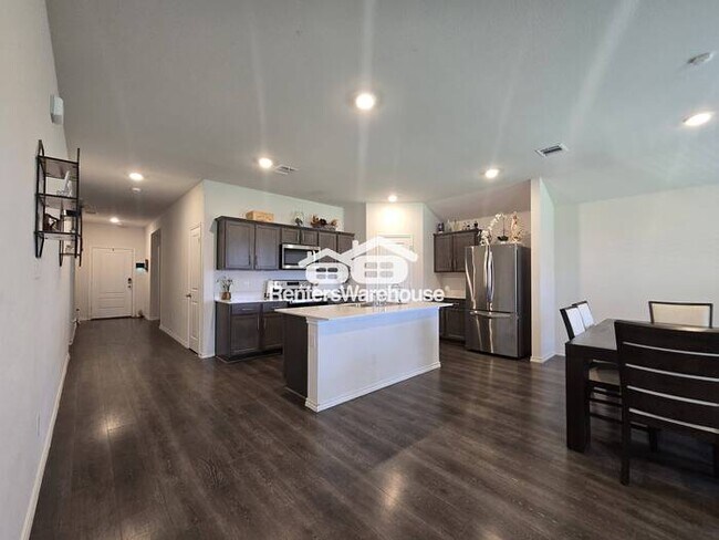 Building Photo - FOR RENT - 4BED 2BATHS - ROYSE CITY/JOSEPH...