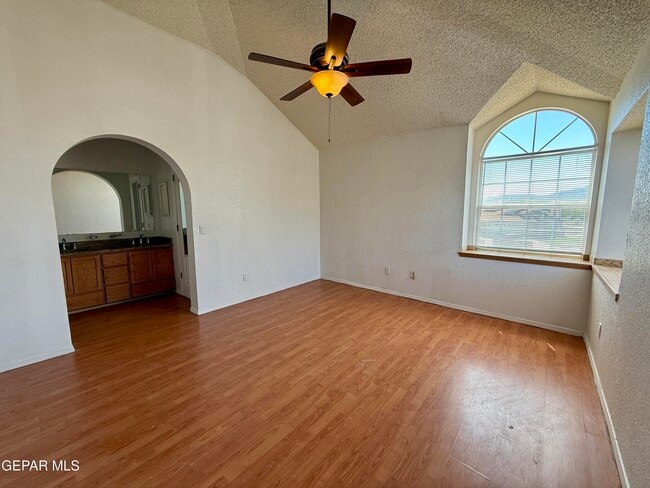 Building Photo - 10924 Walden Pond Ln