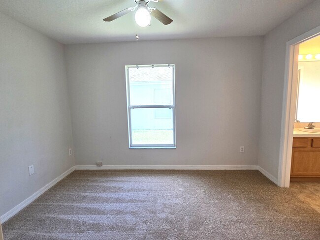 Building Photo - 116 Drake Way