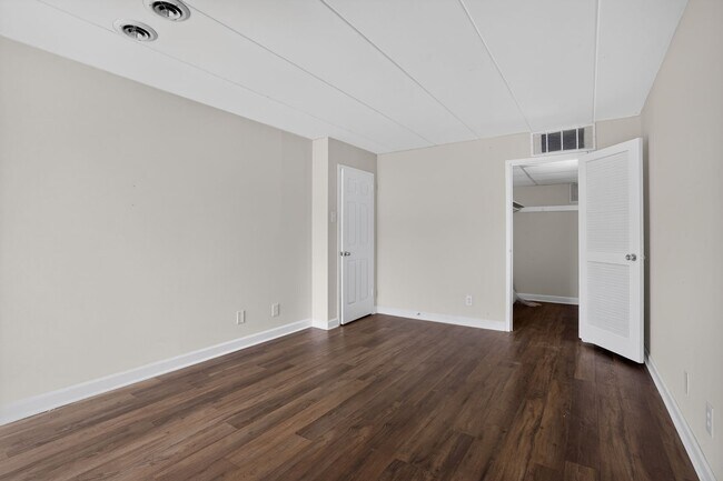 Building Photo - 5703 Indian Ct