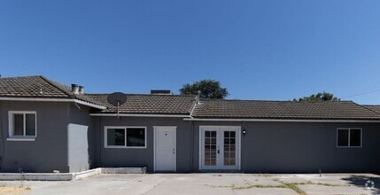 Building Photo - Newly Remodeled 2x1 in Newman!!!