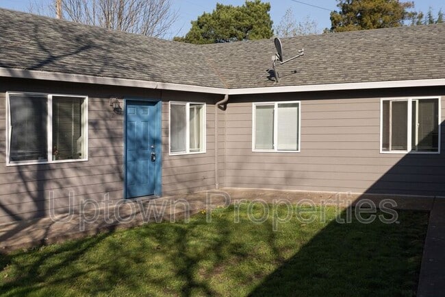 Building Photo - 7230 NE 18th Ave