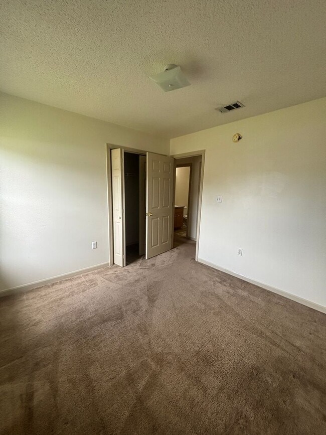 Building Photo - 1129 Ivey Terrace