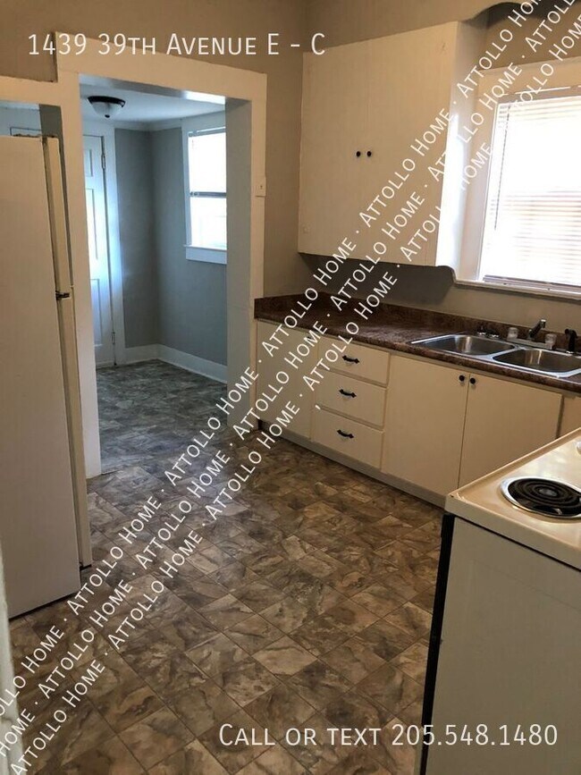 Building Photo - 1439 39th Ave E