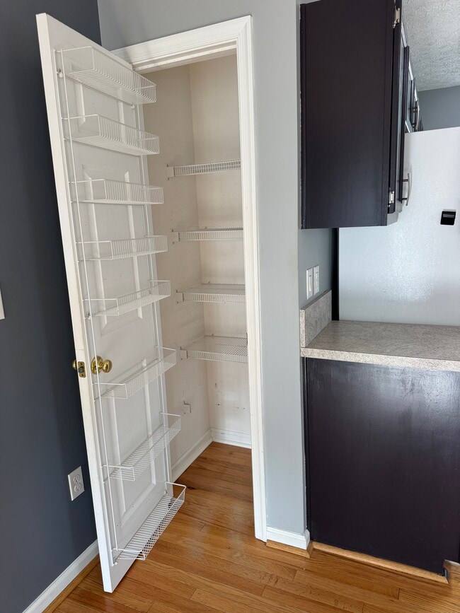 Building Photo - 42 Lodge Rd