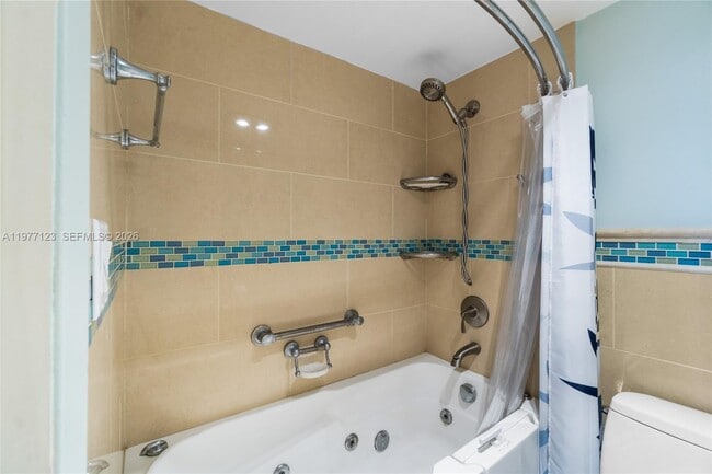 Building Photo - 3401 N Country Club Dr