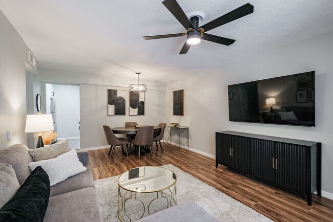 Building Photo - 2507 Montrose Blvd