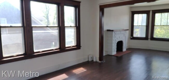 Building Photo - 1076 N Rademacher St