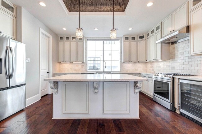 Building Photo - 2771 Freund St