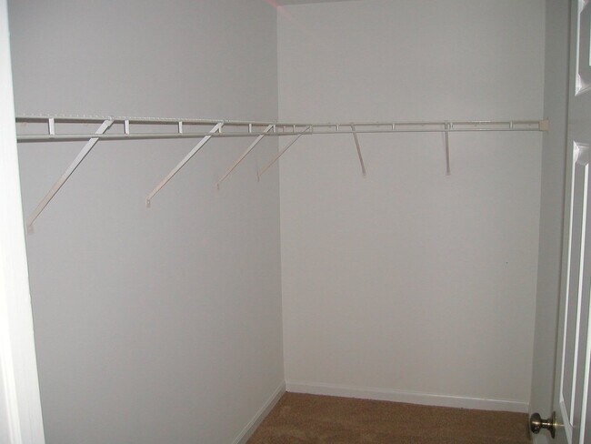 Building Photo - 2211 Waterleaf Ct