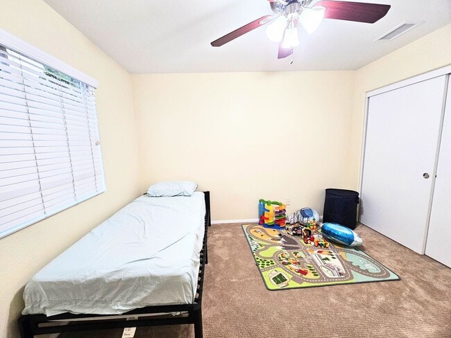 Building Photo - Highly Upgraded Paseo Del Sol Home!