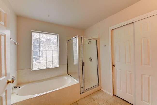 Building Photo - 910 Port Daniel Dr