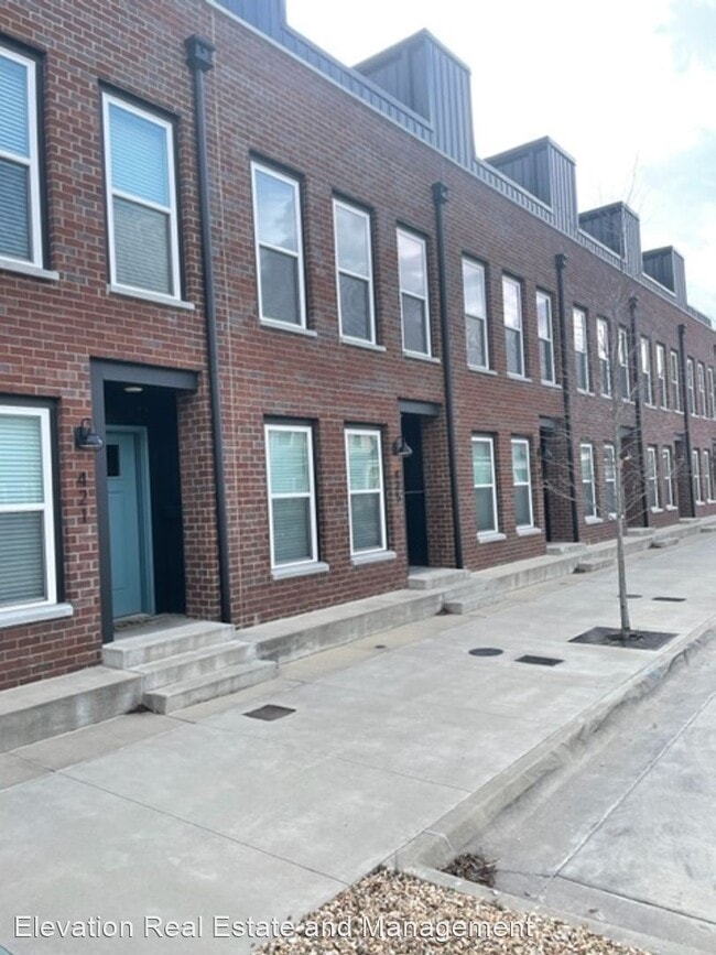 Building Photo - 2 br, 2 bath House - 427 SW B Street