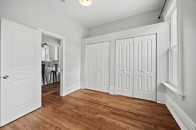 Building Photo - 3214 W Division St