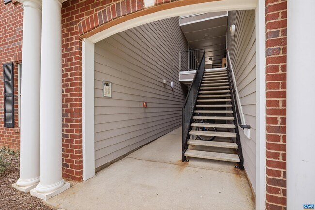 Building Photo - 122 Yellowstone Dr