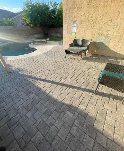 Building Photo - 1253 S Colonial Dr