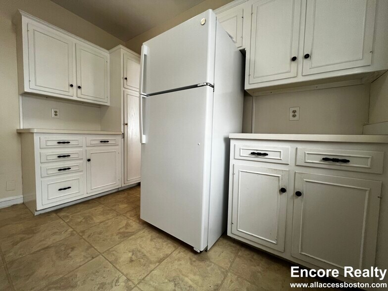 Building Photo - 105 Longwood Ave