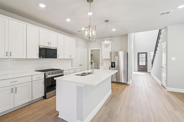 Building Photo - 600 Blanton St